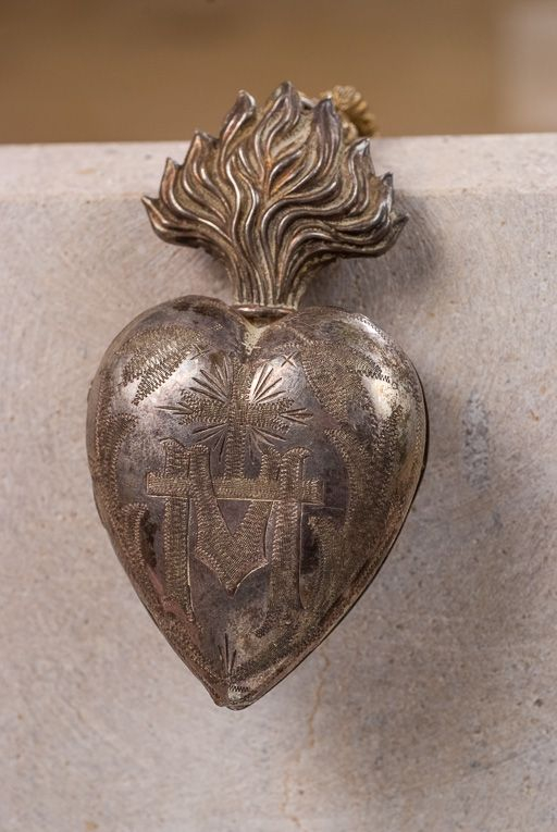 Ex-voto "Coeur de Marie". © Pierre-Marie Barbe-Richaud / Région Bourgogne-Franche-Comté, Inventaire du patrimoine - 2015