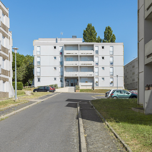 Bâtiment 27, façade antérieure ouest. © Thierry Kuntz / Région Bourgogne-Franche-Comté, Inventaire du patrimoine - 2015