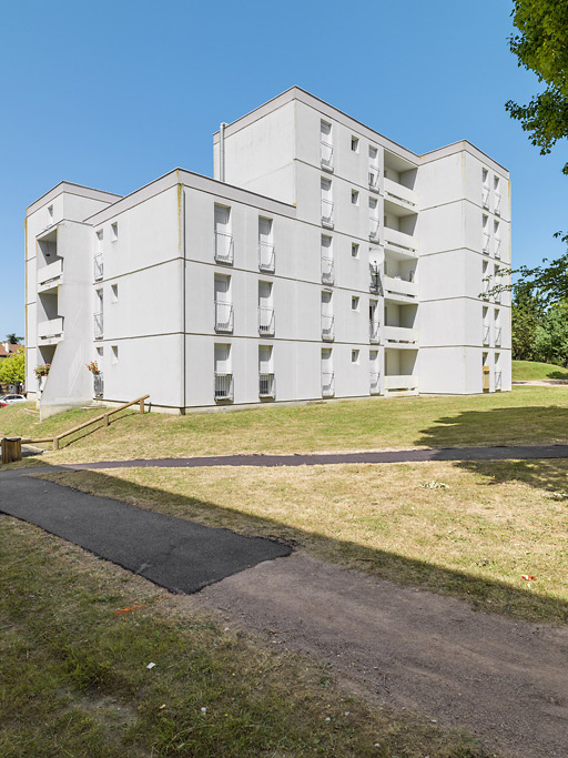 Bâtiment 27, façade latérale sud et façade postérieure est. © Thierry Kuntz / Région Bourgogne-Franche-Comté, Inventaire du patrimoine - 2015