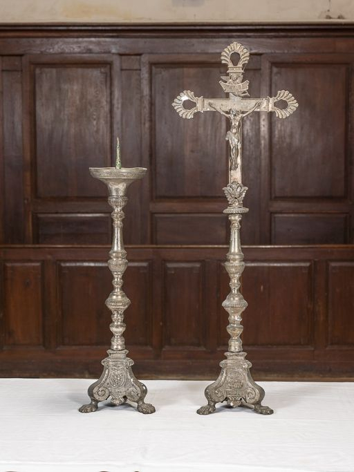 Chandelier et croix. © Pierre-Marie Barbe-Richaud / Région Bourgogne-Franche-Comté, Inventaire du patrimoine - 2016