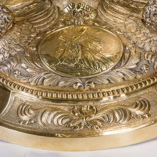 Détail du décor du pied du calice. © Pierre-Marie Barbe-Richaud / Région Bourgogne-Franche-Comté, Inventaire du patrimoine - 2016