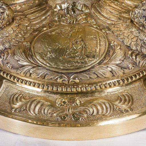 Détail du décor du pied du calice. © Pierre-Marie Barbe-Richaud / Région Bourgogne-Franche-Comté, Inventaire du patrimoine - 2016