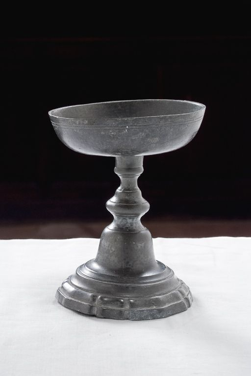 Coupe en étain. © Pierre-Marie Barbe-Richaud / Région Bourgogne-Franche-Comté, Inventaire du patrimoine - 2016