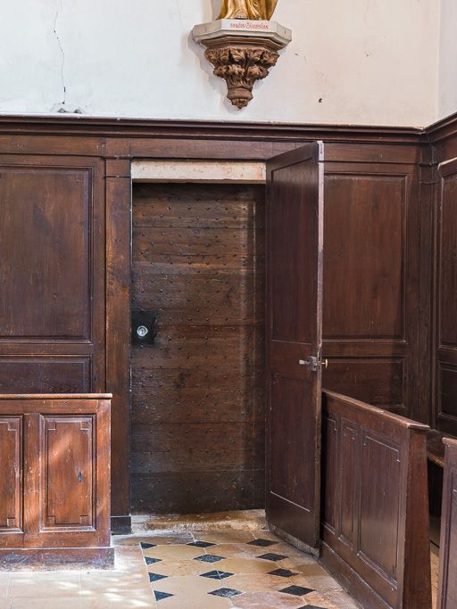 Porte de la sacristie. © Pierre-Marie Barbe-Richaud / Région Bourgogne-Franche-Comté, Inventaire du patrimoine - 2016