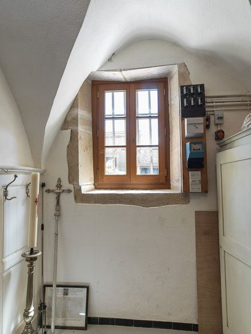Fenêtre de la sacristie. © Pierre-Marie Barbe-Richaud / Région Bourgogne-Franche-Comté, Inventaire du patrimoine - 2016