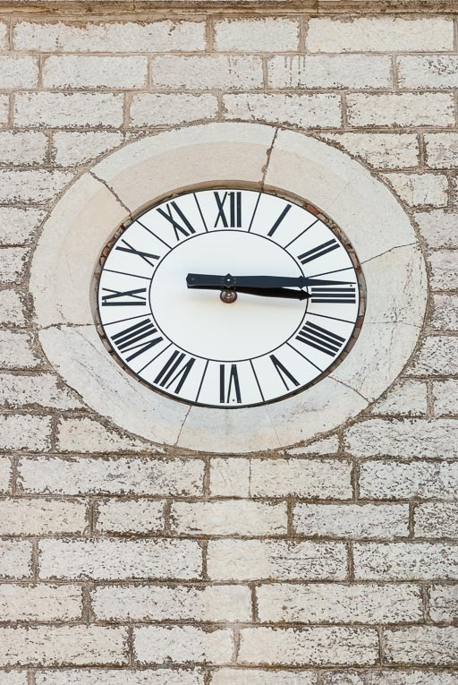 Clocher, détail du cadran de l'horloge. © Pierre-Marie Barbe-Richaud / Région Bourgogne-Franche-Comté, Inventaire du patrimoine - 2016