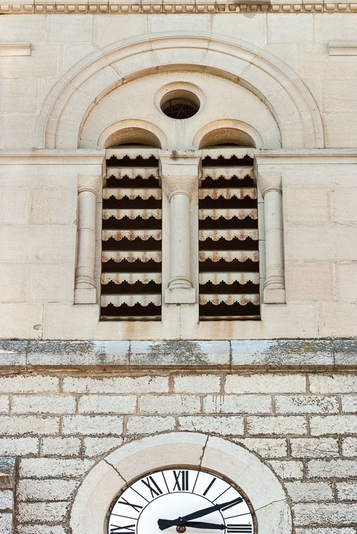 Clocher, détail des baies de l'élévation est. © Pierre-Marie Barbe-Richaud / Région Bourgogne-Franche-Comté, Inventaire du patrimoine - 2016