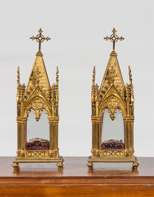 Vue d'ensemble des deux châsses-reliquaires. © Pierre-Marie Barbe-Richaud / Région Bourgogne-Franche-Comté, Inventaire du patrimoine - 2016