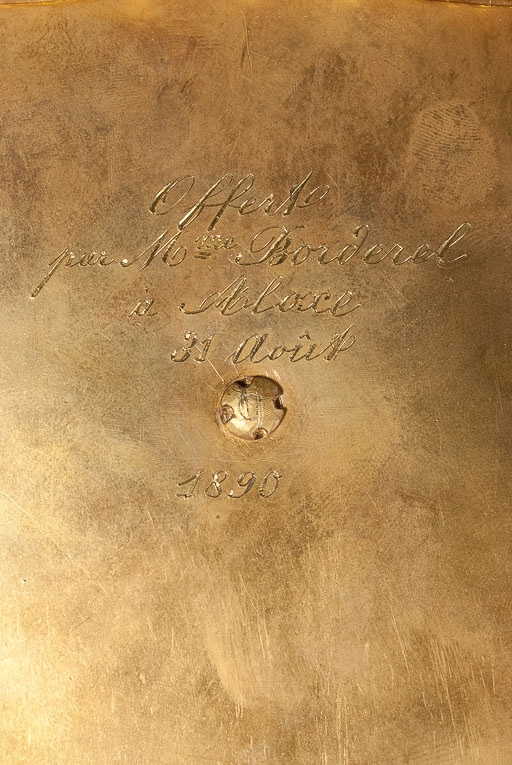 Détail de l'inscription du donateur. © Pierre-Marie Barbe-Richaud / Région Bourgogne-Franche-Comté, Inventaire du patrimoine - 2016