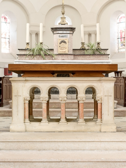Autel et choeur. © Pierre-Marie Barbe-Richaud / Région Bourgogne-Franche-Comté, Inventaire du patrimoine - 2016