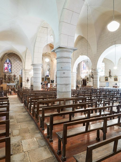 Bancs de la nef, depuis le collatéral nord. © Pierre-Marie Barbe-Richaud / Région Bourgogne-Franche-Comté, Inventaire du patrimoine - 2016