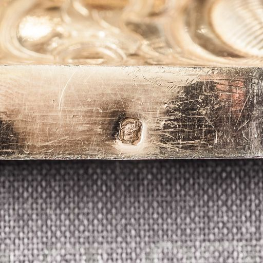 Poinçon sur la base. © Pierre-Marie Barbe-Richaud / Région Bourgogne-Franche-Comté, Inventaire du patrimoine - 2016