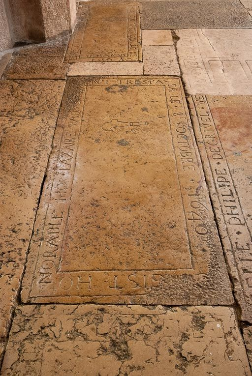 Dalle funéraire. © Pierre-Marie Barbe-Richaud / Région Bourgogne-Franche-Comté, Inventaire du patrimoine - 2017