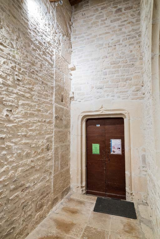 Porte d'entrée donnant dans la nef. © Pierre-Marie Barbe-Richaud / Région Bourgogne-Franche-Comté, Inventaire du patrimoine - 2017