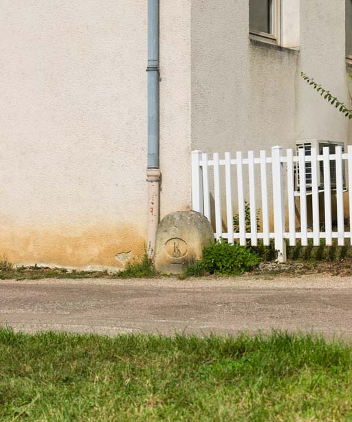 Vue d'ensemble de la borne. © Pierre-Marie Barbe-Richaud / Région Bourgogne-Franche-Comté, Inventaire du patrimoine - 2017