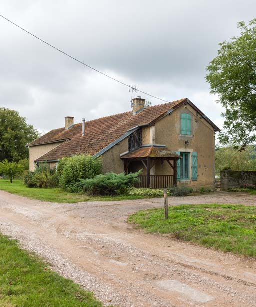 Vue rapprochée de la maison. © Pierre-Marie Barbe-Richaud / Région Bourgogne-Franche-Comté, Inventaire du patrimoine - 2017 Vue rapprochée de la maison. © Pierre-Marie Barbe-Richaud / Région Bourgogne-Franche-Comté, Inventaire du patrimoine - 2017