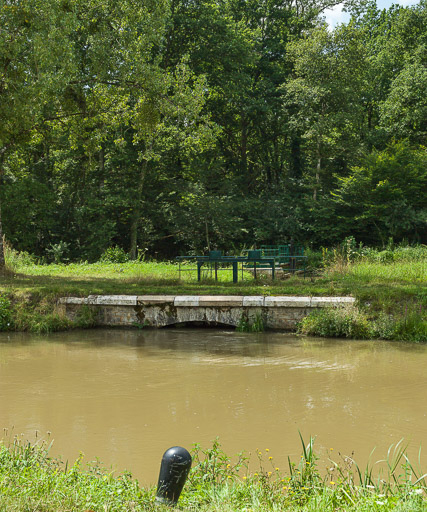 Vue de la prise d'eau. © Pierre-Marie Barbe-Richaud / Région Bourgogne-Franche-Comté, Inventaire du patrimoine - 2017