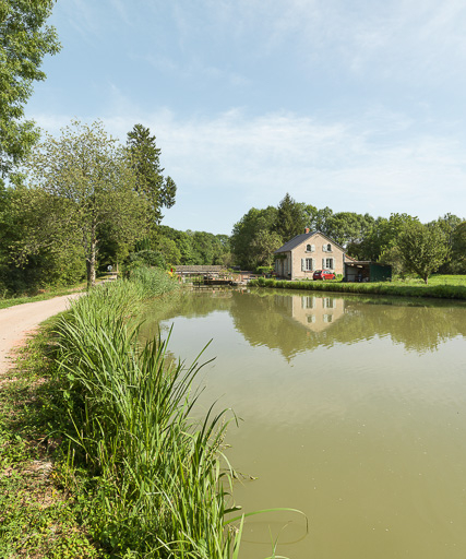 Vue d'ensemble du site d'écluse. © Pierre-Marie Barbe-Richaud / Région Bourgogne-Franche-Comté, Inventaire du patrimoine - 2017
