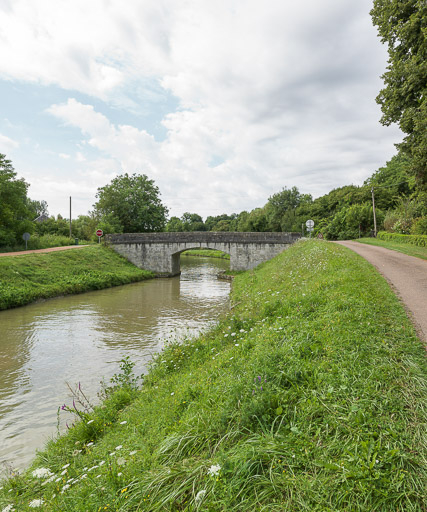 Vue d'ensemble du pont. © Pierre-Marie Barbe-Richaud / Région Bourgogne-Franche-Comté, Inventaire du patrimoine - 2017