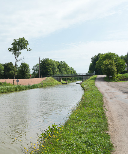 Vue d'ensemble du pont et du site. © Pierre-Marie Barbe-Richaud / Région Bourgogne-Franche-Comté, Inventaire du patrimoine - 2017