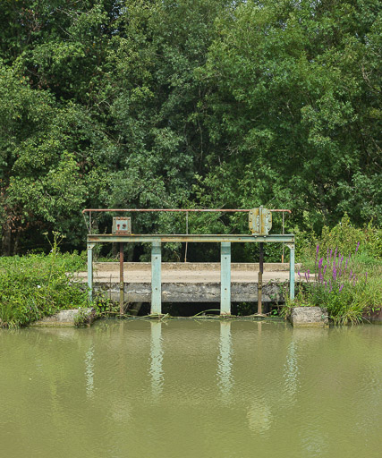 déversoir de fond © Pierre-Marie Barbe-Richaud / Région Bourgogne-Franche-Comté, Inventaire du patrimoine - 2017