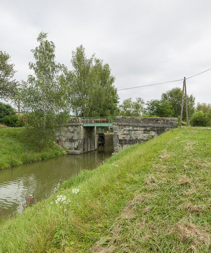 Vue d'ensemble du pont. © Pierre-Marie Barbe-Richaud / Région Bourgogne-Franche-Comté, Inventaire du patrimoine - 2017