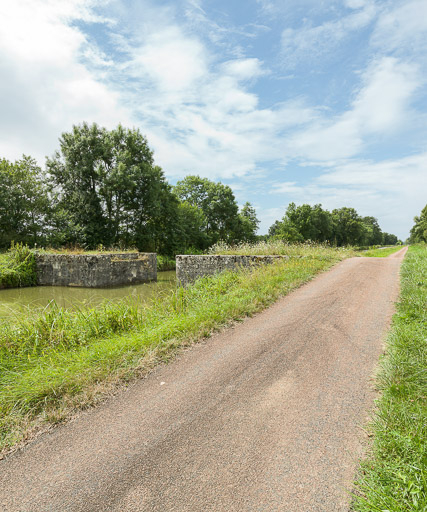 Vue du pont. © Pierre-Marie Barbe-Richaud / Région Bourgogne-Franche-Comté, Inventaire du patrimoine - 2017