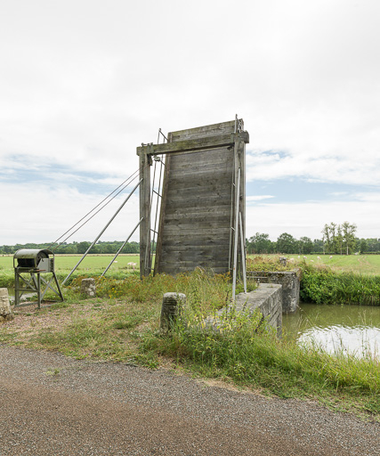 Vue du pont relevé. © Pierre-Marie Barbe-Richaud / Région Bourgogne-Franche-Comté, Inventaire du patrimoine - 2017