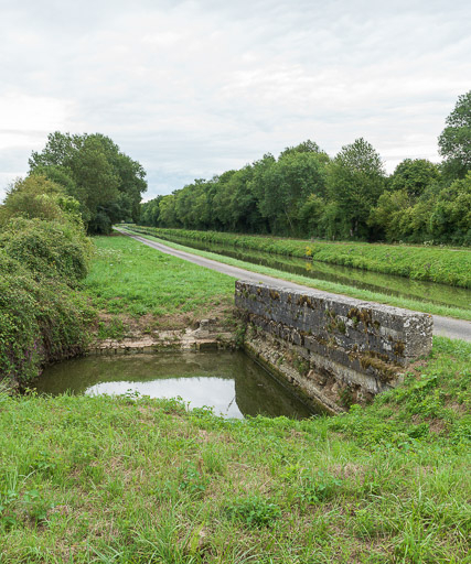 Vue de l'aqueduc. © Pierre-Marie Barbe-Richaud / Région Bourgogne-Franche-Comté, Inventaire du patrimoine - 2017