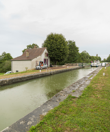 Vue du site et de la maison éclusière. © Pierre-Marie Barbe-Richaud / Région Bourgogne-Franche-Comté, Inventaire du patrimoine - 2017