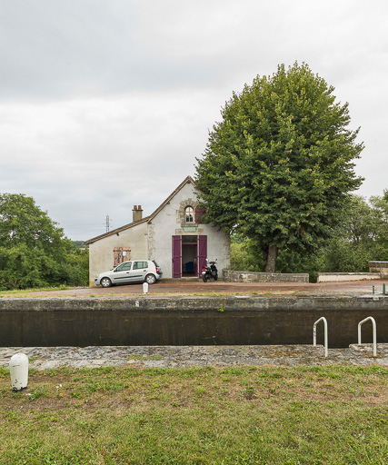 Vue de la maison éclusière. © Pierre-Marie Barbe-Richaud / Région Bourgogne-Franche-Comté, Inventaire du patrimoine - 2017