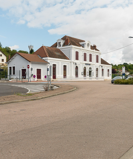 Vue de la gare. © Pierre-Marie Barbe-Richaud / Région Bourgogne-Franche-Comté, Inventaire du patrimoine - 2017