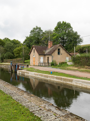 Vue du site et de la maison éclusière. © Pierre-Marie Barbe-Richaud / Région Bourgogne-Franche-Comté, Inventaire du patrimoine - 2017
