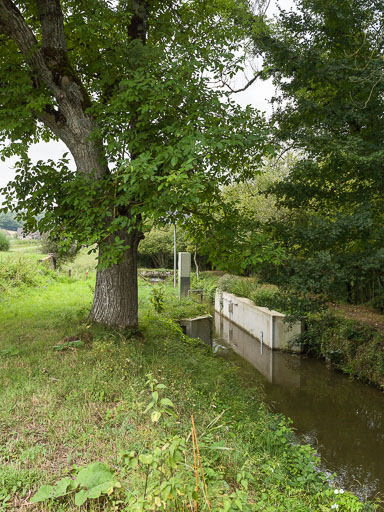 Vue de la rigole d'alimentation. © Pierre-Marie Barbe-Richaud / Région Bourgogne-Franche-Comté, Inventaire du patrimoine - 2017