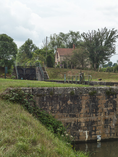 Le site, vu d'aval. © Pierre-Marie Barbe-Richaud / Région Bourgogne-Franche-Comté, Inventaire du patrimoine - 2017