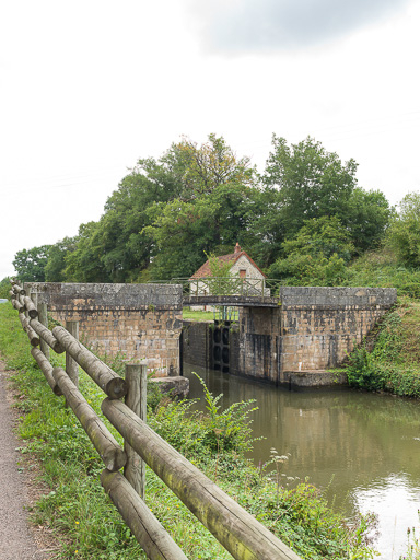 Vue d'ensemble du pont. © Pierre-Marie Barbe-Richaud / Région Bourgogne-Franche-Comté, Inventaire du patrimoine - 2017