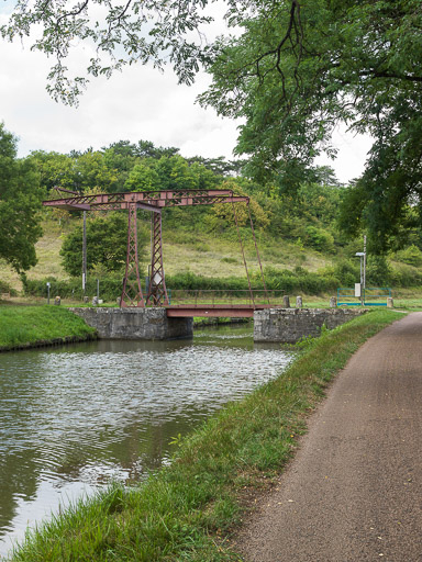 Vue d'ensemble du pont. © Pierre-Marie Barbe-Richaud / Région Bourgogne-Franche-Comté, Inventaire du patrimoine - 2017