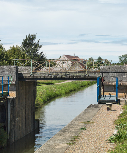 Vue du pont. © Pierre-Marie Barbe-Richaud / Région Bourgogne-Franche-Comté, Inventaire du patrimoine - 2017