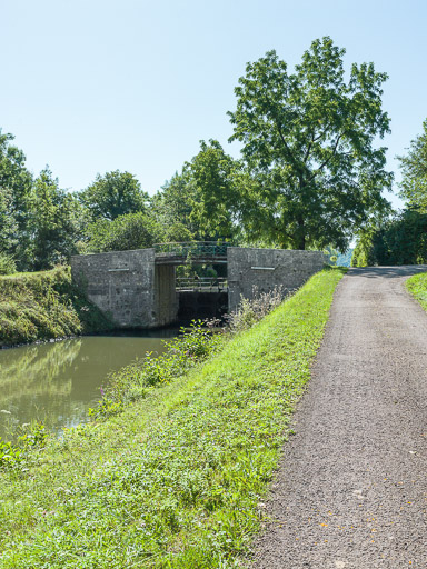 Vue du pont. © Pierre-Marie Barbe-Richaud / Région Bourgogne-Franche-Comté, Inventaire du patrimoine - 2017