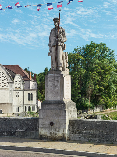 Mémorial aux flotteurs, sur le pont. © Pierre-Marie Barbe-Richaud / Région Bourgogne-Franche-Comté, Inventaire du patrimoine - 2017