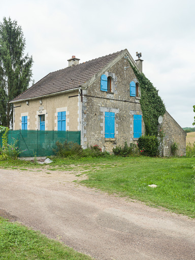 Vue de la maison éclusière. © Pierre-Marie Barbe-Richaud / Région Bourgogne-Franche-Comté, Inventaire du patrimoine - 2017