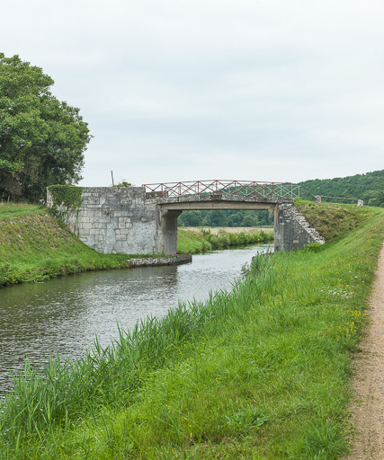 Vue du pont. © Pierre-Marie Barbe-Richaud / Région Bourgogne-Franche-Comté, Inventaire du patrimoine - 2017