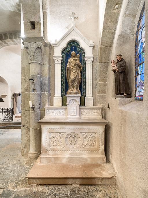 Autel dédié à la Vierge. © Pierre-Marie Barbe-Richaud / Région Bourgogne-Franche-Comté, Inventaire du patrimoine - 2017