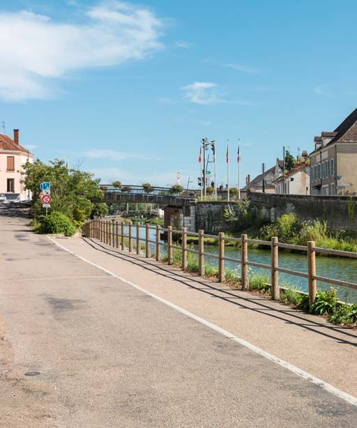 Vue d'ensemble du pont. © Pierre-Marie Barbe-Richaud / Région Bourgogne-Franche-Comté, Inventaire du patrimoine - 2017