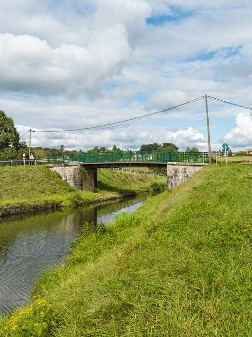Vue d'ensemble du pont. © Pierre-Marie Barbe-Richaud / Région Bourgogne-Franche-Comté, Inventaire du patrimoine - 2017