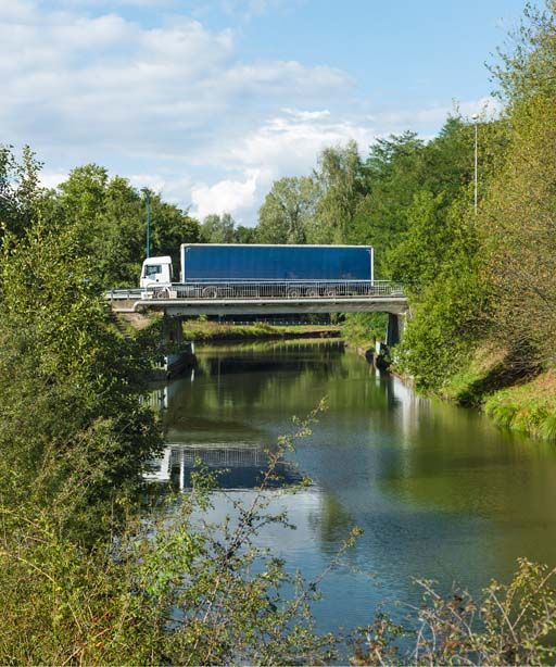 Vue d'ensemble du pont. © Pierre-Marie Barbe-Richaud / Région Bourgogne-Franche-Comté, Inventaire du patrimoine - 2017
