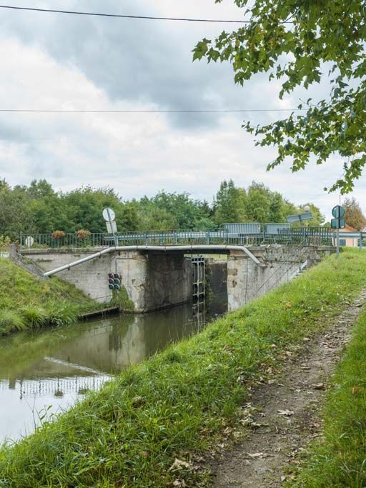 Vue d'ensemble du pont. © Pierre-Marie Barbe-Richaud / Région Bourgogne-Franche-Comté, Inventaire du patrimoine - 2017
