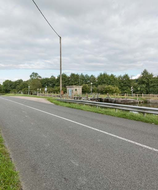 Vue d'ensemble du site d'écluse. © Pierre-Marie Barbe-Richaud / Région Bourgogne-Franche-Comté, Inventaire du patrimoine - 2017