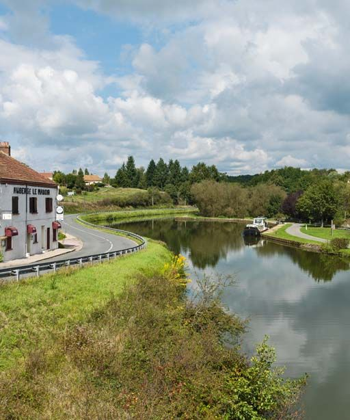 Vue du port. © Pierre-Marie Barbe-Richaud / Région Bourgogne-Franche-Comté, Inventaire du patrimoine - 2017