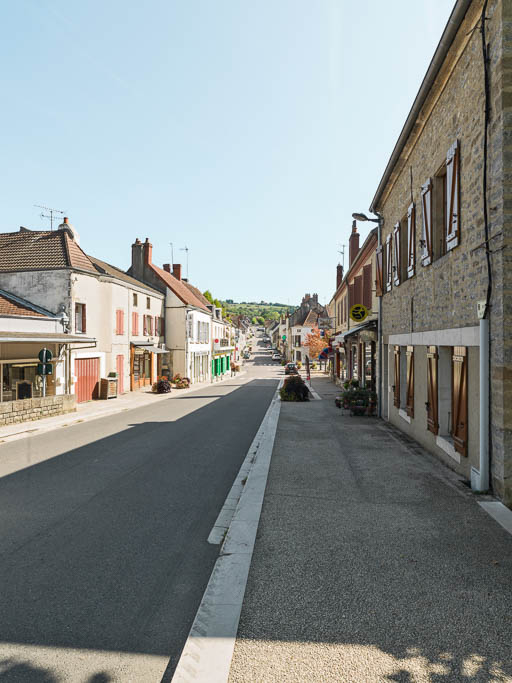 Vue de la rue du pont. © Pierre-Marie Barbe-Richaud / Région Bourgogne-Franche-Comté, Inventaire du patrimoine - 2017